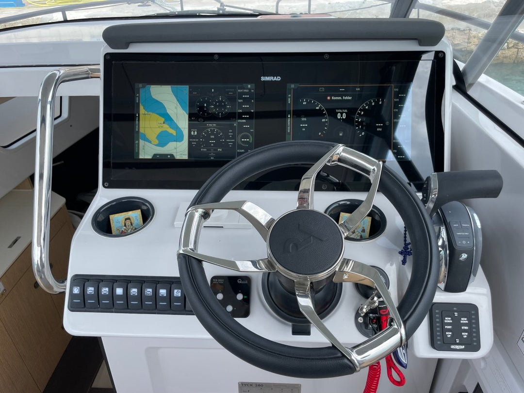 Ryck 280 "Adriana" - Pelagos Cruises - zakynthos yacht rental - private boat tours - yacht zakynthos - inside cockpit